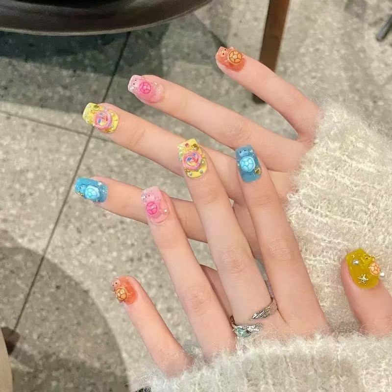 100 قطعة من الزخارف الراتنجية  - مراجعة Crafting Resin وسعره